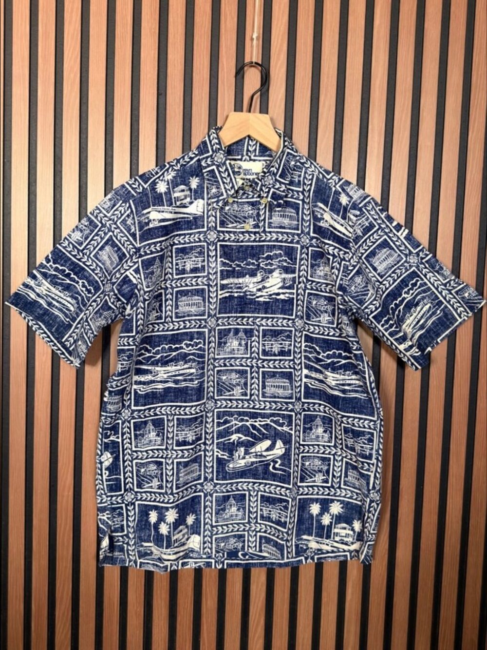 Reyn Spooner Hawaiian Shirt Small Blue Short Sleeve Woven Button Up Oxford Aloha